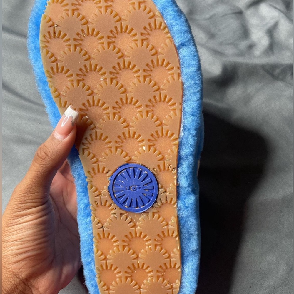 UGG SLIDES
